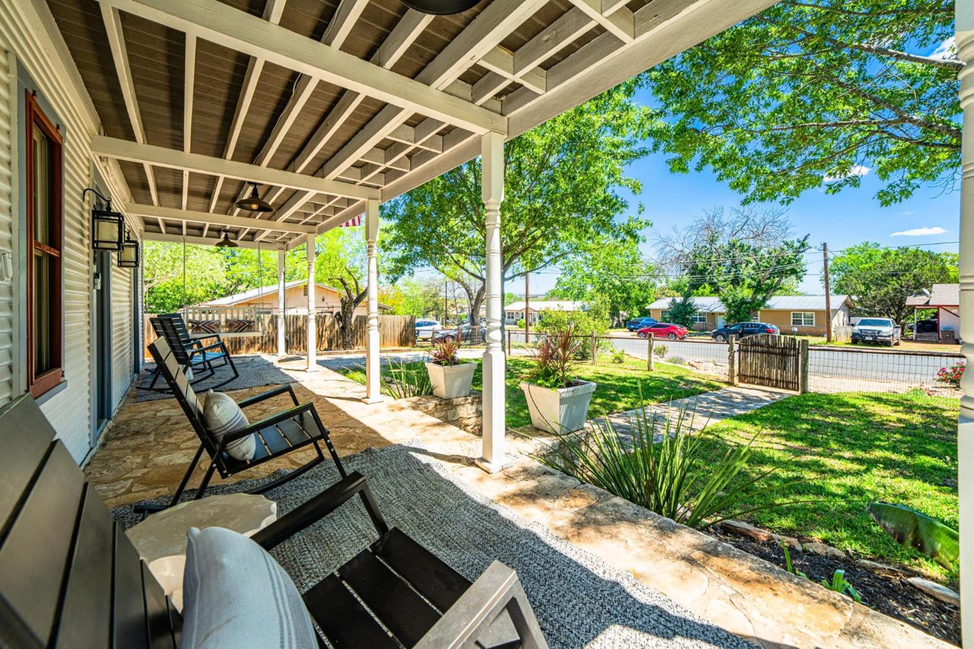 Katarina Haus - Hot Tub & Fire Pit Villa Fredericksburg Dış mekan fotoğraf